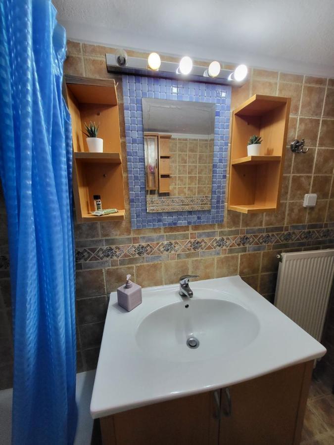 Ritsa Apartment Peraía エクステリア 写真