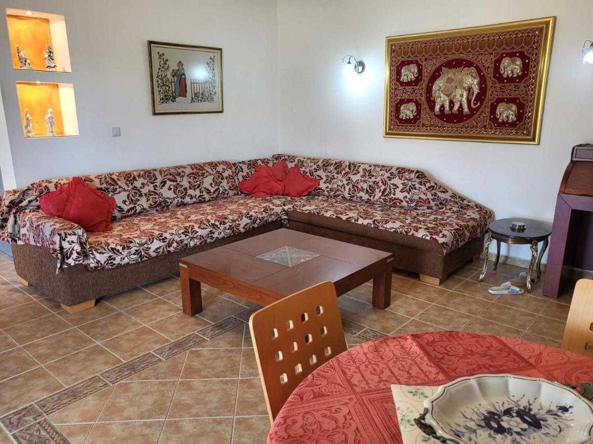 Ritsa Apartment Peraía エクステリア 写真