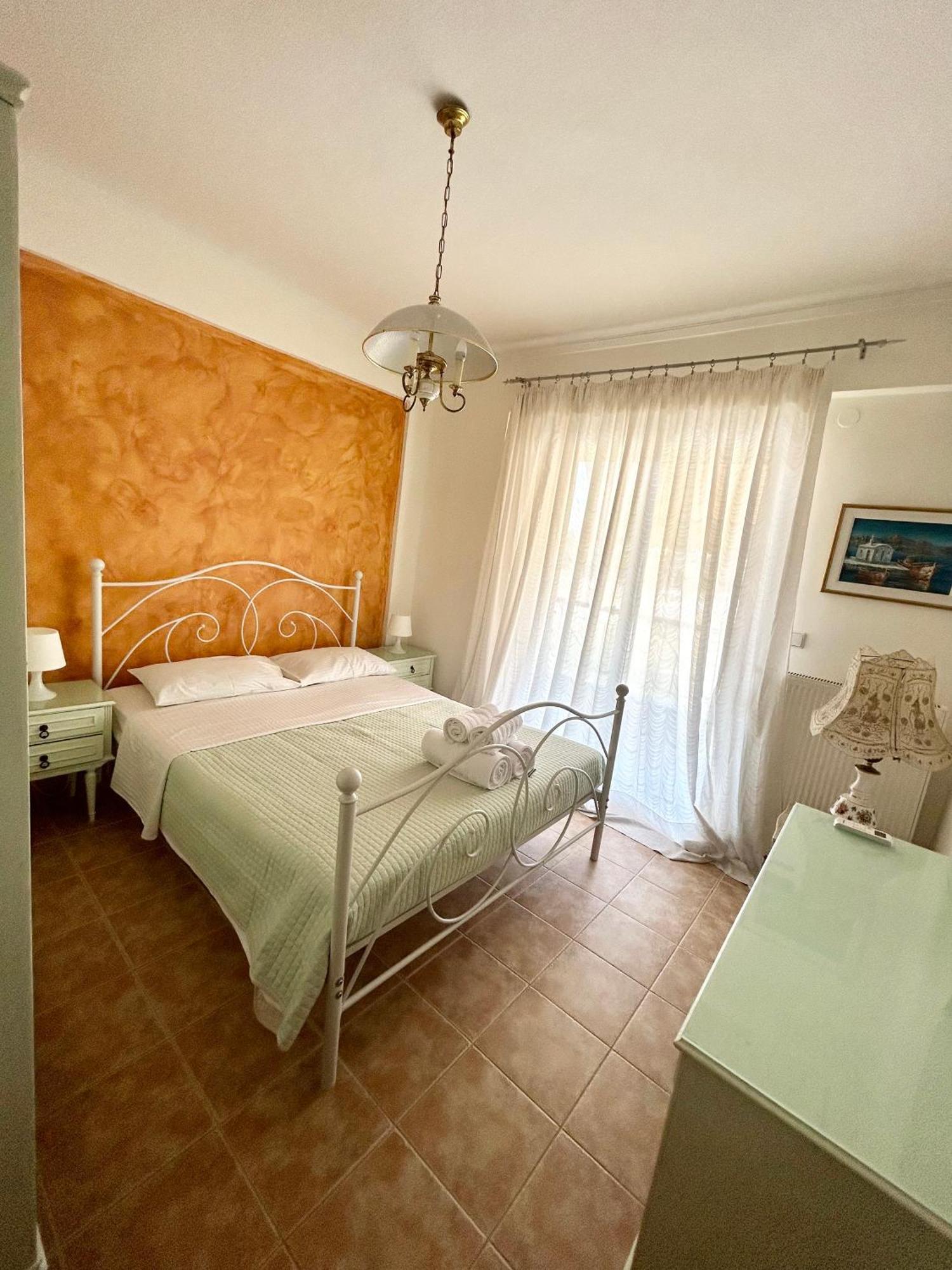 Ritsa Apartment Peraía エクステリア 写真